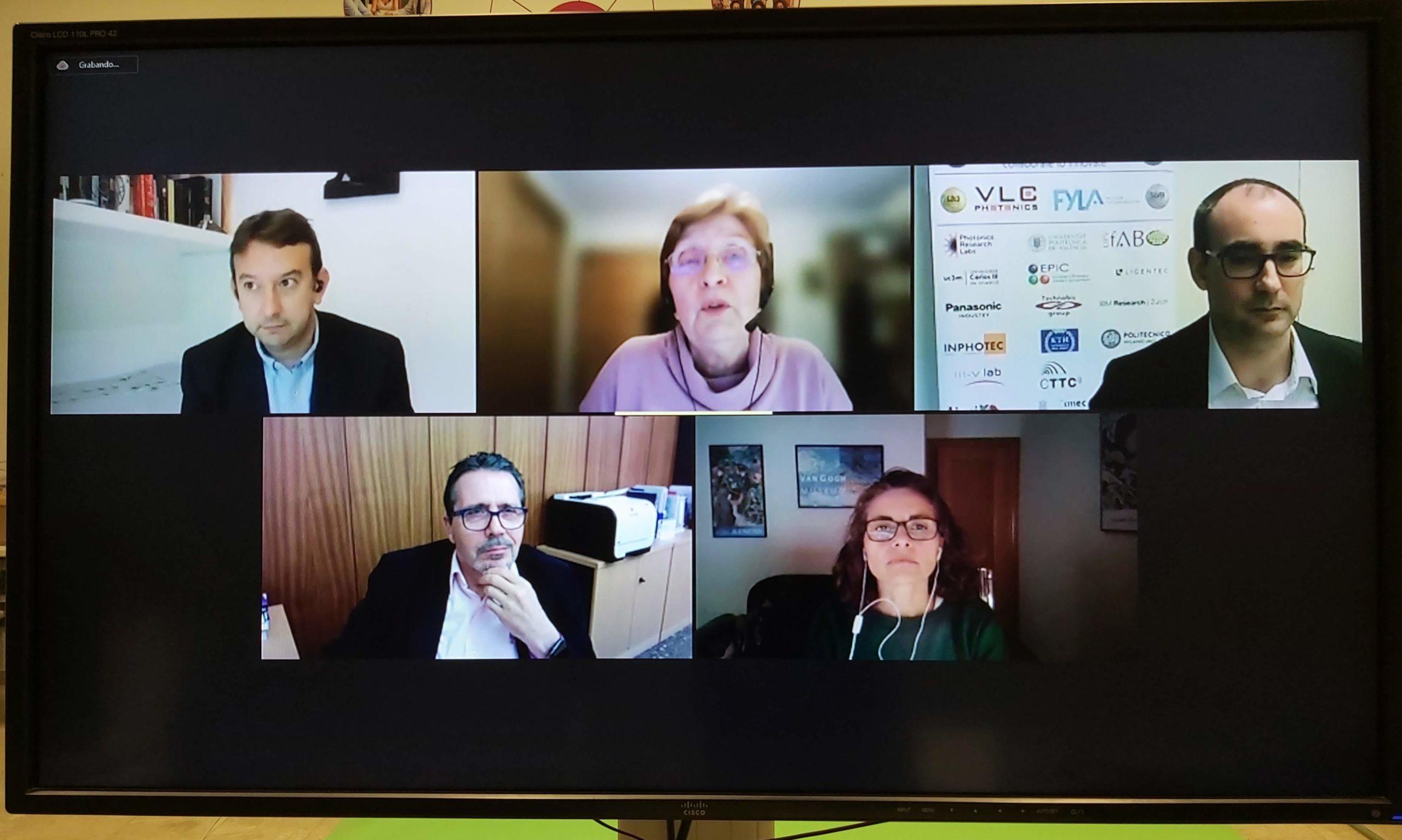 Mesa redonda (de izq. a dcha.): Andreu Climent, Elena Castro, Pascual Muñoz, José Capilla, Puri Garcia