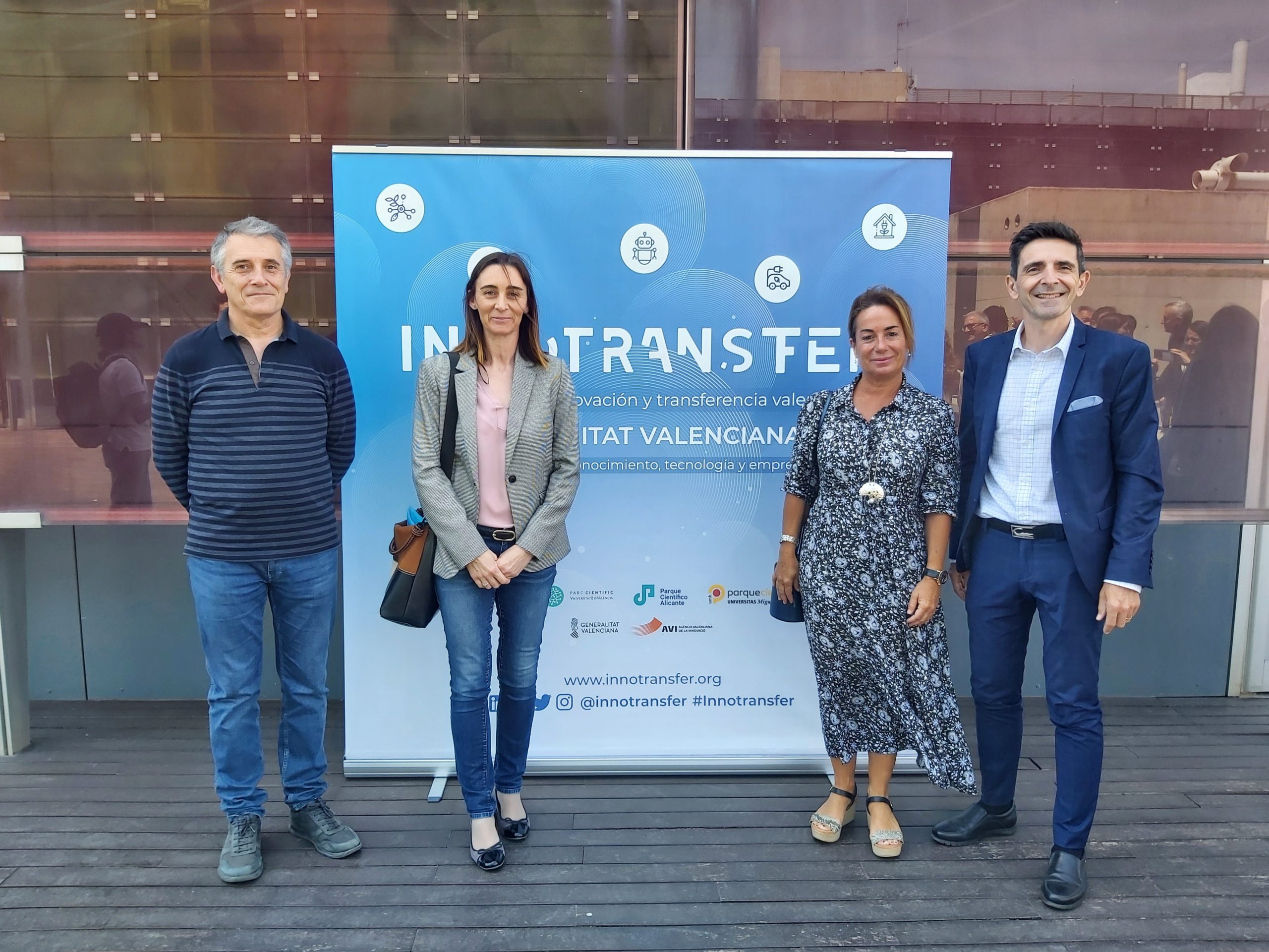 innotransfer cubo rojo con salva